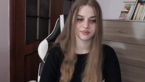 Lily online show from December 23, 2:09 am