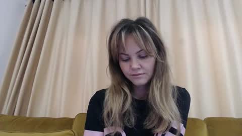 RedJessica online show from November 1, 5:31 am