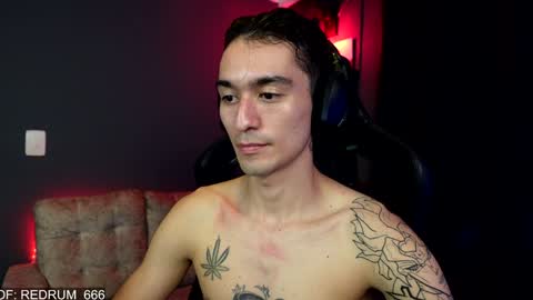 Snapshot of redrum_696 chatting on December 2, 8:55 pm Red online show from December 2, 8:55 pm