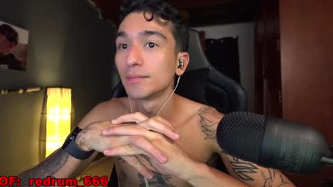 Snapshot of redrum_696 chatting on January 15, 9:30 pm Red online show from January 15, 9:30 pm