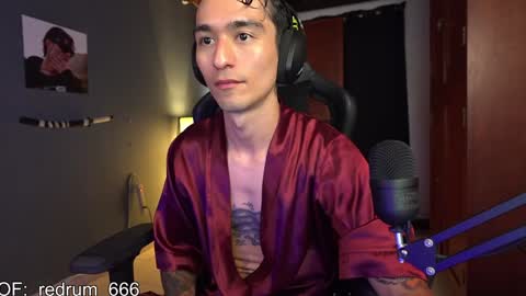 Snapshot of redrum_696 chatting on January 25, 7:39 pm Red online show from January 25, 7:39 pm