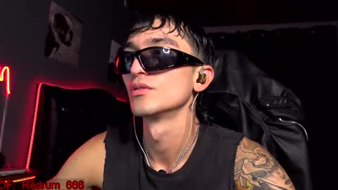 Snapshot of redrum_696 chatting on September 25, 5:16 pm Red online show from September 25, 5:16 pm