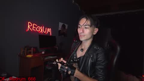 Snapshot of redrum_696 chatting on November 16, 11:43 pm Red online show from November 16, 11:43 pm