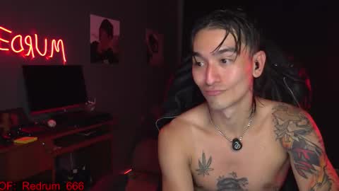 Snapshot of redrum_696 chatting on December 1, 2:16 am Red online show from December 1, 2:16 am