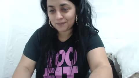 Snapshot of reeapassion chatting on November 30, 9:19 pm Reea online show from November 30, 9:19 pm