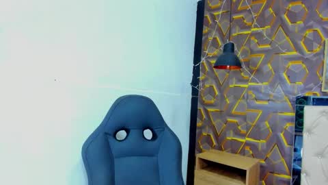 Snapshot of reed_kitty chatting on December 16, 5:51 pm reed_kitty online show from December 16, 5:51 pm