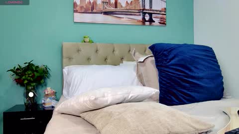 Yanella online show from October 24, 9:00 pm