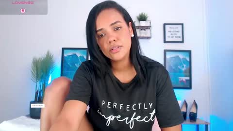 regina1819 online show from April 15, 1:12 am