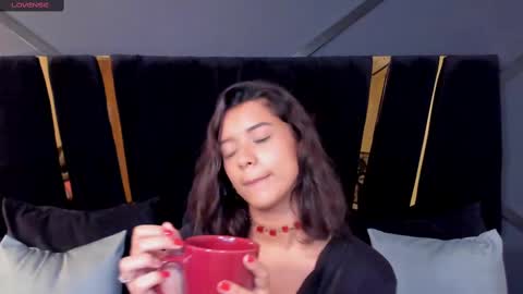 Snapshot of regina_noctixx chatting on March 5, 1:31 am Regina online show from March 5, 1:31 am
