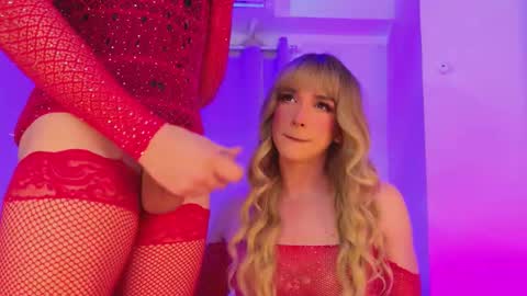 Snapshot of reginarose chatting on November 27, 1:18 am reginarose online show from November 27, 1:18 am