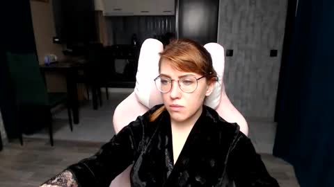 Regina online show from November 13, 1:37 am