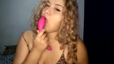 Snapshot of rei_chan26 chatting on February 12, 10:14 am Tania Nixx online show from February 12, 10:14 am