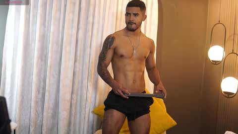 Snapshot of reik_von chatting on November 18, 12:31 pm Reik online show from November 18, 12:31 pm