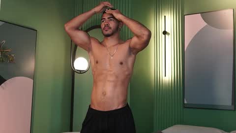 Snapshot of reik_von chatting on December 5, 12:03 pm Reik online show from December 5, 12:03 pm