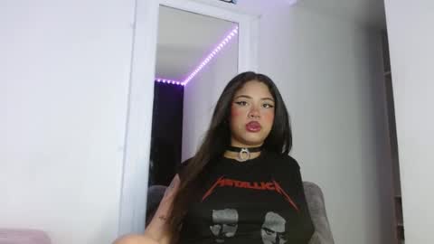 Snapshot of reina_reina chatting on September 14, 10:09 pm reina_reina online show from September 14, 10:09 pm