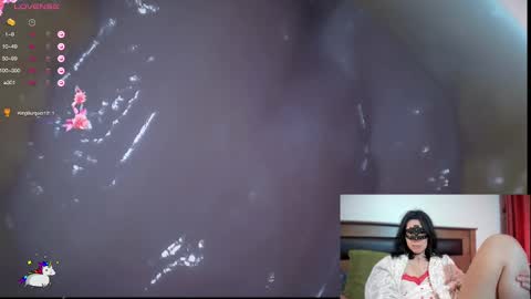 Snapshot of reinacatchile chatting on September 29, 1:44 am Reinacatchile online show from September 29, 1:44 am