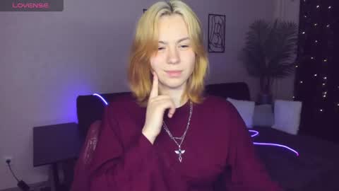 RemiPeach online show from April 23, 6:32 pm