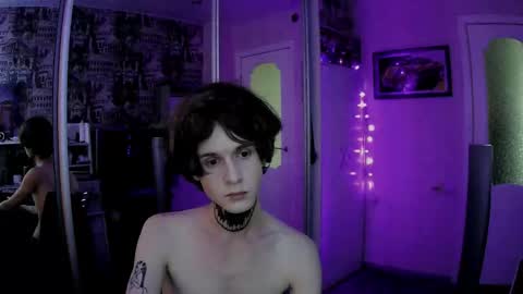 Snapshot of remitrash chatting on October 28, 5:55 am RemiTrash online show from October 28, 5:55 am