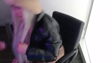 renaebabez online show from June 4, 1:22 am