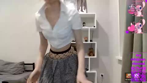 Claire online show from February 22, 5:22 pm