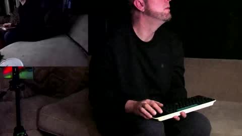 Snapshot of renascentpro chatting on January 20, 6:31 am renascentpro online show from January 20, 6:31 am