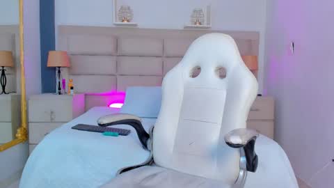 Renata online show from December 4, 2:26 pm