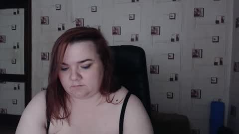 renataoia online show from March 29, 4:51 pm