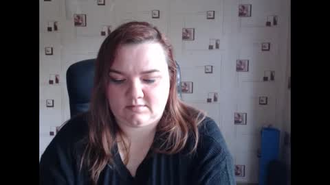 renataoia online show from April 19, 8:57 am