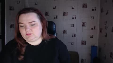 renataoia online show from April 21, 4:12 pm