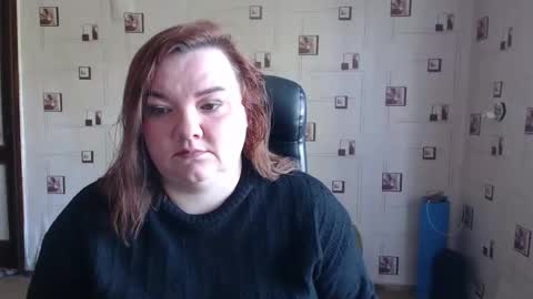 renataoia online show from April 25, 10:40 am