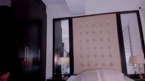 Snapshot of renatasantorino chatting on December 11, 11:00 pm Renata. online show from December 11, 11:00 pm