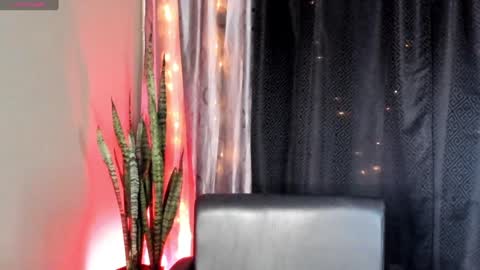 Snapshot of renatawilsom chatting on January 4, 1:21 pm renatawilsom online show from January 4, 1:21 pm