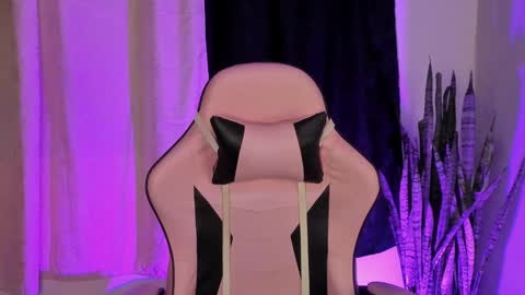 Snapshot of renatawilsom chatting on February 12, 2:50 am renatawilsom online show from February 12, 2:50 am