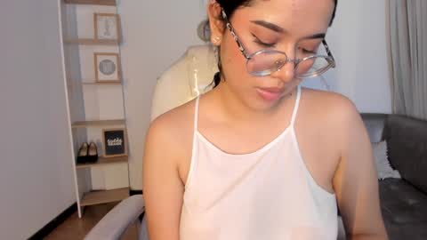 Snapshot of renaxi_smith chatting on January 25, 11:11 pm renaxi_smith online show from January 25, 11:11 pm