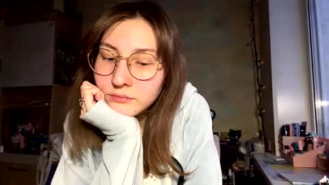 Snapshot of renayreisdorf chatting on February 4, 1:50 pm Mia online show from February 4, 1:50 pm