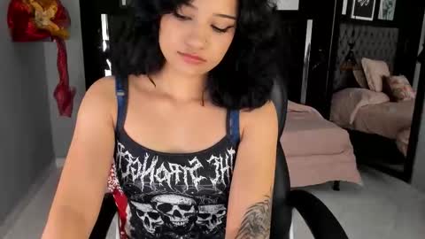 Renee Shelby online show from December 22, 8:39 pm