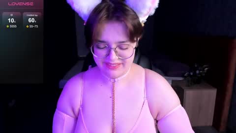 Snapshot of renee_turner chatting on January 31, 8:22 am renee_turner online show from January 31, 8:22 am