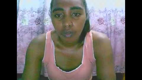 Snapshot of rephaleta chatting on February 20, 5:29 pm Rephaleta online show from February 20, 5:29 pm