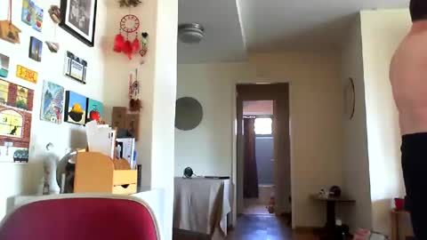 Residentofthecity online show from October 5, 6:39 pm