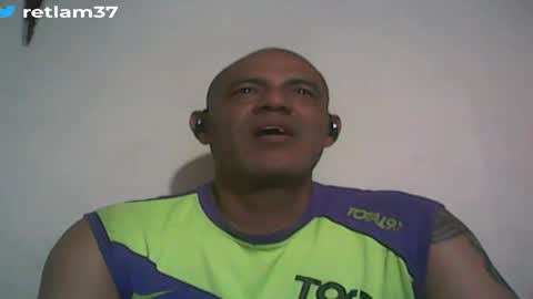 Snapshot of retlam37 chatting on November 23, 3:28 am Walter online show from November 23, 3:28 am
