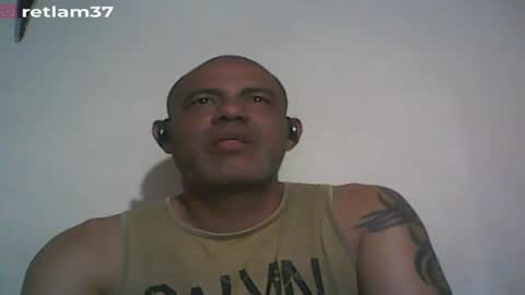 Snapshot of retlam37 chatting on November 25, 4:12 am Walter online show from November 25, 4:12 am