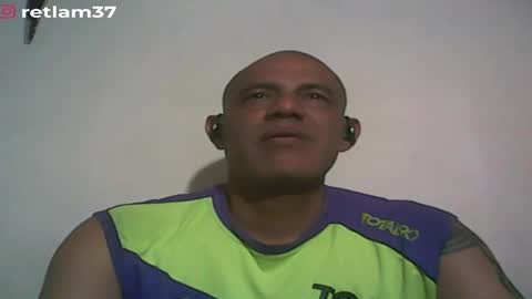 Snapshot of retlam37 chatting on November 28, 3:53 am Walter online show from November 28, 3:53 am