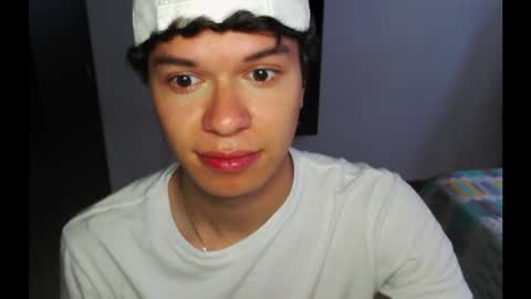 Snapshot of rexbunnybody chatting on February 25, 4:21 pm Rex online show from February 25, 4:21 pm