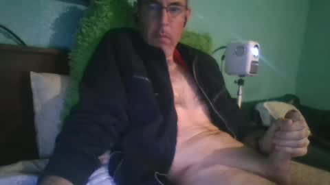 reyes_albert2006 online show from December 16, 10:50 am