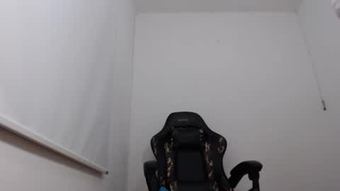 Snapshot of reyledoll chatting on December 15, 9:20 pm Rely online show from December 15, 9:20 pm