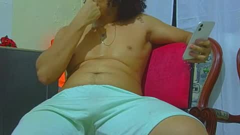 Snapshot of reylunaxxx chatting on September 13, 7:41 am REYHOT online show from September 13, 7:41 am