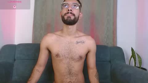 Snapshot of reypablo1 chatting on October 1, 9:43 pm REY PABLO Independent online show from October 1, 9:43 pm