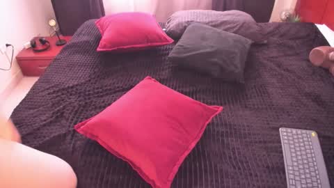 Snapshot of rhondavines chatting on September 17, 8:54 pm Rhonda online show from September 17, 8:54 pm