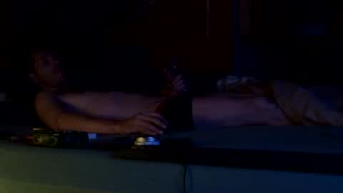 Snapshot of rhumgom40 chatting on December 18, 2:42 am rhumgom40 online show from December 18, 2:42 am