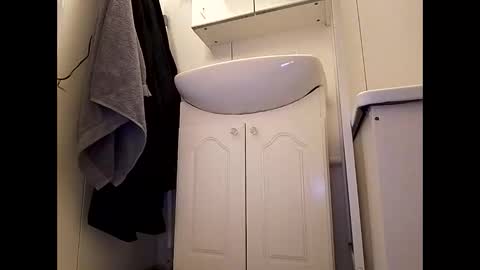 Snapshot of rhymes2479 chatting on February 4, 6:25 am Shaved cock ready online show from February 4, 6:25 am